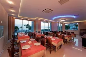 Venessa Beach Hotel - Restaurant