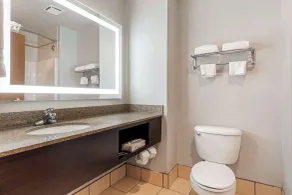 Best Western Plus Lake Worth Inn & Suites - Bathroom