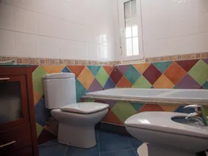 Luxus-Villa mit Pool, Jacuzzi, Garage für fünf Autos, 3 min Strand - Badezimmer