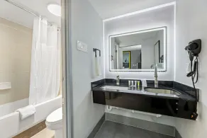 Super 8 by Wyndham Texas City - Galveston Area - Salle de bain