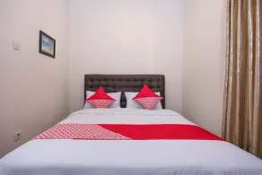Al Abror Homestay Mandala Krida Mitra RedDoorz - Room
