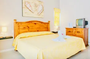 Playacar - Deluxe Family Comfort Balcony Room with Pool and Parking - Chambre