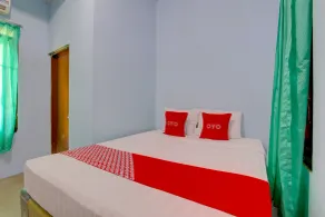 RedDoorz near Tugu Kartasura 2 - Habitación