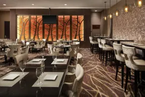 Embassy Suites by Hilton Crystal City National Airport - Restaurant