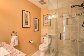 Secluded Leesburg Retreat w/ Private Hot Tub! - Badrum