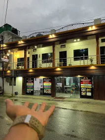 Hotel AAA And Restaurant - Restaurante