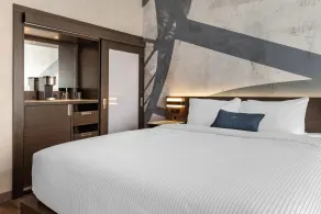 Cambria Hotel Minneapolis Downtown - Room