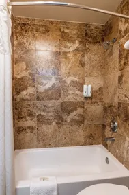 Quality Inn near Mammoth Mountain Ski Resort - Salle de bain