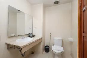 Central Phú Hưng Hotel - Bathroom