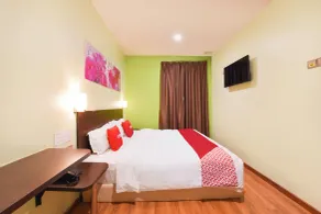 Hotel O G Home Hotel, Kota Bharu, Kelantan. - Room