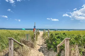 Sonnenverwöhntes Küstenhaus mit Deck + zu Fuß zum Strand - Innenbereich