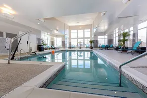 Residence Inn by Marriott Cleveland Avon at The Emerald Event Center - Piscine