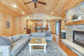 Beautiful Breezy Point Home w/ Beach & Dock! - Innenbereich