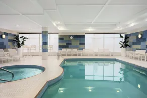 Holiday Inn Express & Suites Vaughan-Southwest by IHG - Piscina
