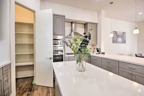 3-Story Home Near Museums, Nightlife & Downtown! - Interiør