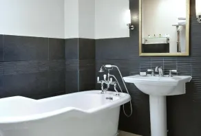 St Elizabeth's House - Baño