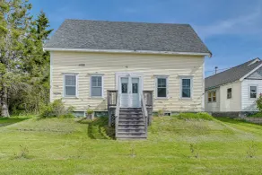 Walk to Beach: House w/ Deck & Yard in Lubec! - Innenbereich