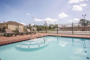 La Quinta by Wyndham Hattiesburg - I-59 - Piscine