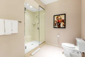The Chicago Hotel Collection - Magnificent Mile - Bathroom