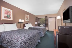 Days Inn by Wyndham Dublin GA - Room