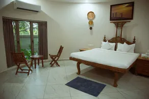 Sterling Gir - Room