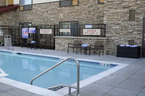 TownePlace Suites Redding - Piscine