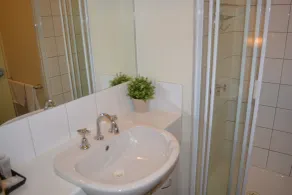 Flinders Lane Apartments - Badrum