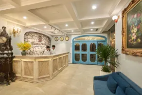 Times Corner Sorrento Hotel - Complimentary Sunset Town Tour 4pm to 5pm everyday - Reception