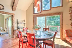 5 Mi to Crescent Lake: Dog-friendly Oregon Getaway - Interiør