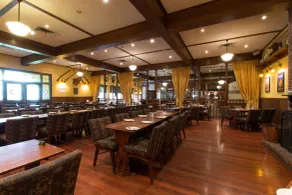 Mick O'Sheas - Restaurant