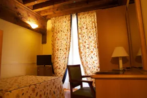 Hotel La Luna - Room