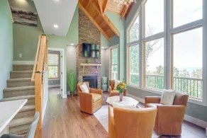 Mtn Views & Spacious Deck! Modern Caldwell Getaway - Intérieur