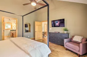 Luxe Wintergreen Resort Escape w/ Hot Tub! - Innenbereich