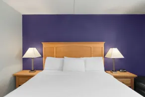 Sauk River Inn & Suites, a Travelodge by Wyndham - Zimmer