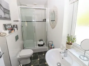Love Cottage - Bathroom
