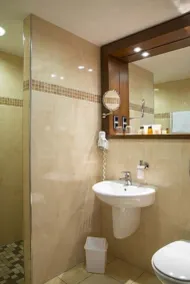 Hotel Simon's Plaza - Bathroom