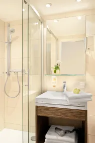Best Western Hotel Favorit - Bathroom