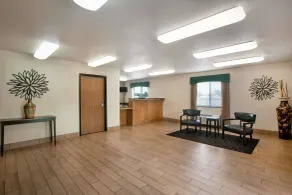 Travelodge by Wyndham Livonia - Resepsjon
