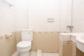RedDoorz @ Pratama Nusa Dua - Bathroom