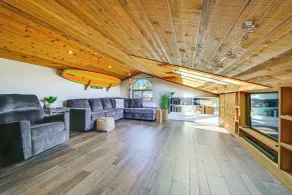 Walk to Lagoon! Luxe Coastal Escape w/ Pool Table - Interiør