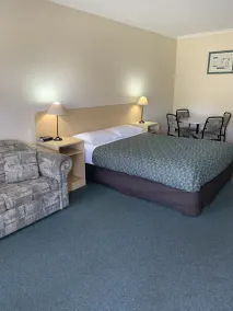 Arthur Phillip Motor Inn - Room