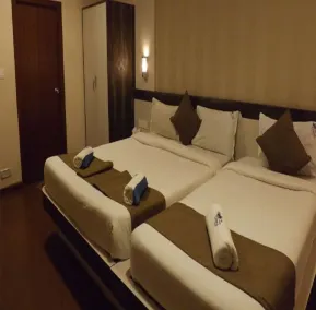 The Majestic Crown - Room