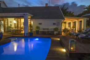 Admiralty Beach House - Pool