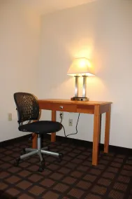 Super 8 by Wyndham Beaumont I-10 College St - Chambre