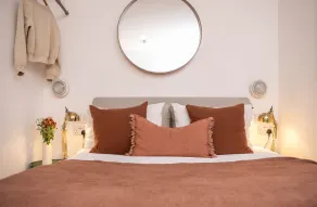 The Luxury Inn - Room