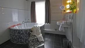 Hotel Biedermeier - Bathroom