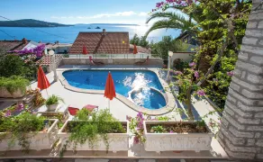 Villa Masha is a Detached House, Very Finely Accommodating 6 to 7 Persons - Basseng