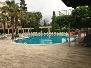 Armir Palace - Piscina