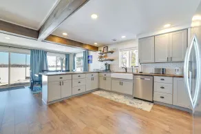 Cozy Waterfront Hale Cottage on Long Lake! - Innvendig