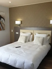 LOGIS HÔTEL RESTAURANT SPA Les BALCONS DE L'ESPERANCE - Zimmer